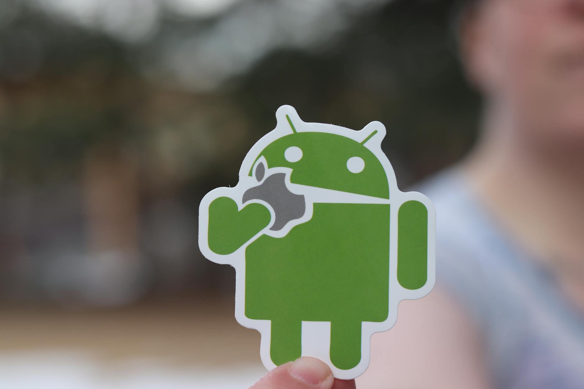 Ilustrasi aplikasi Android tersembunyi yang jarang diketahui pengguna, menampilkan fitur rahasia dan cara mengaksesnya