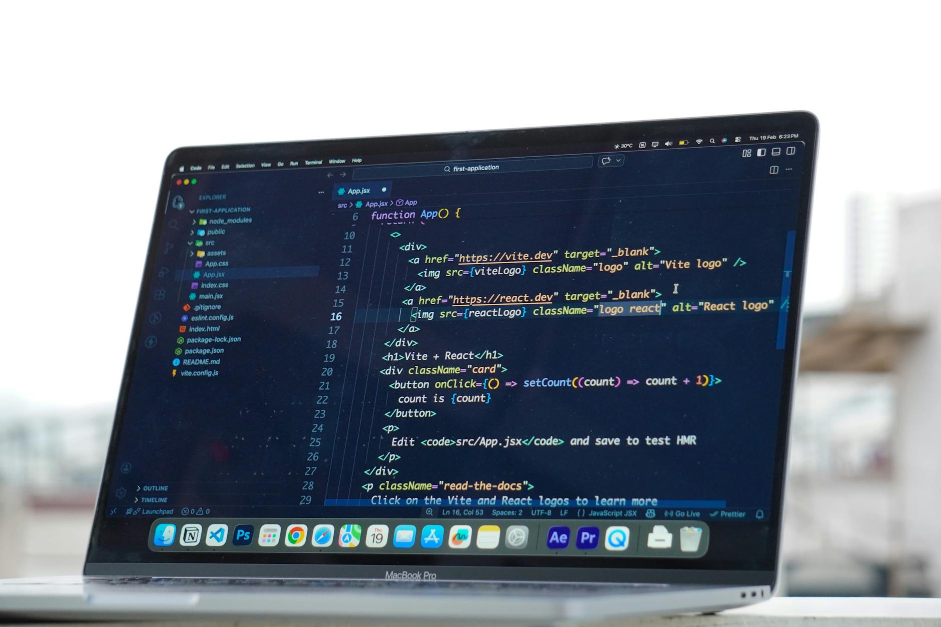 Aplikasi esensial untuk produktivitas dan kelancaran kerja di laptop Anda, wajib diunduh.