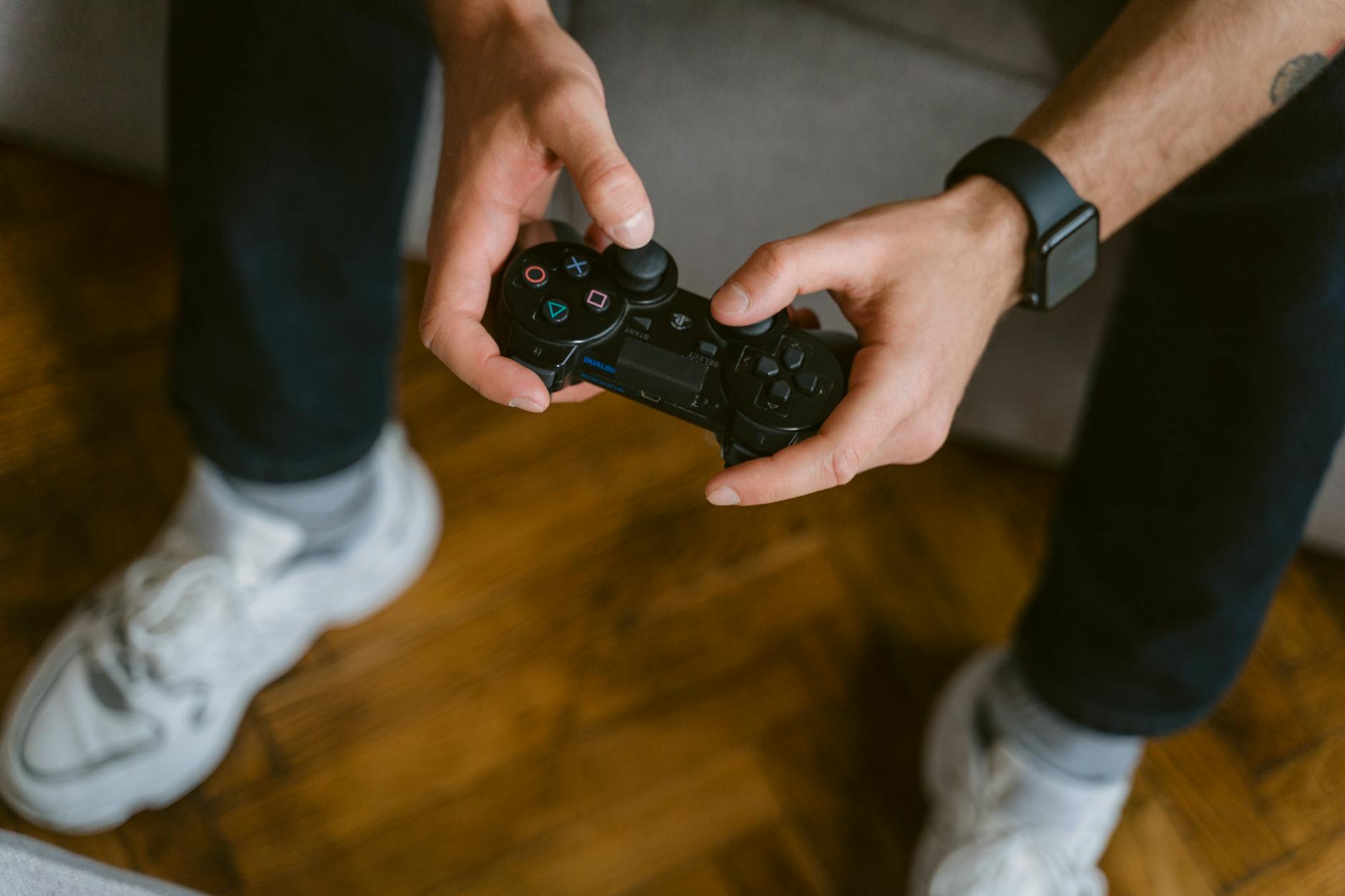Screenshot gameplay game terbaru 2026 yang sedang viral, menampilkan grafis futuristik dan aksi intens